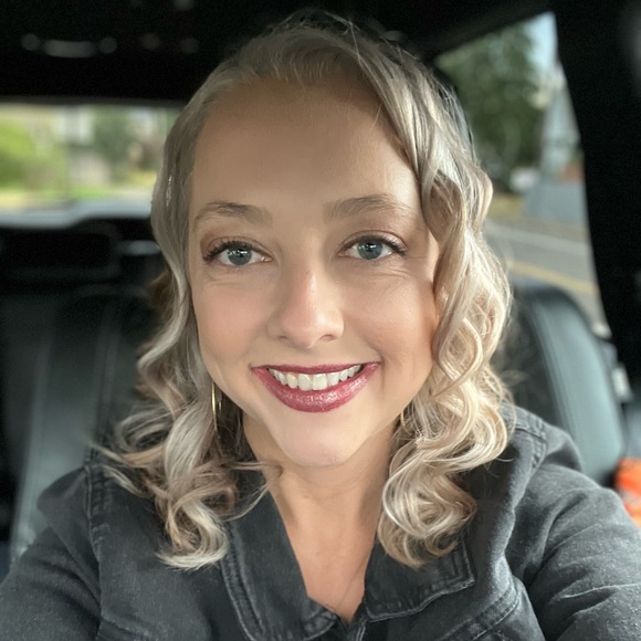 Meet your Posher, Kelly - Picture 1 of 1